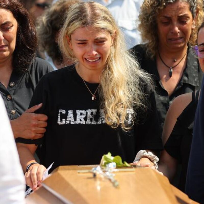 Cerimónia fúnebre de André Silva e Diogo Jota comove familiares e amigos