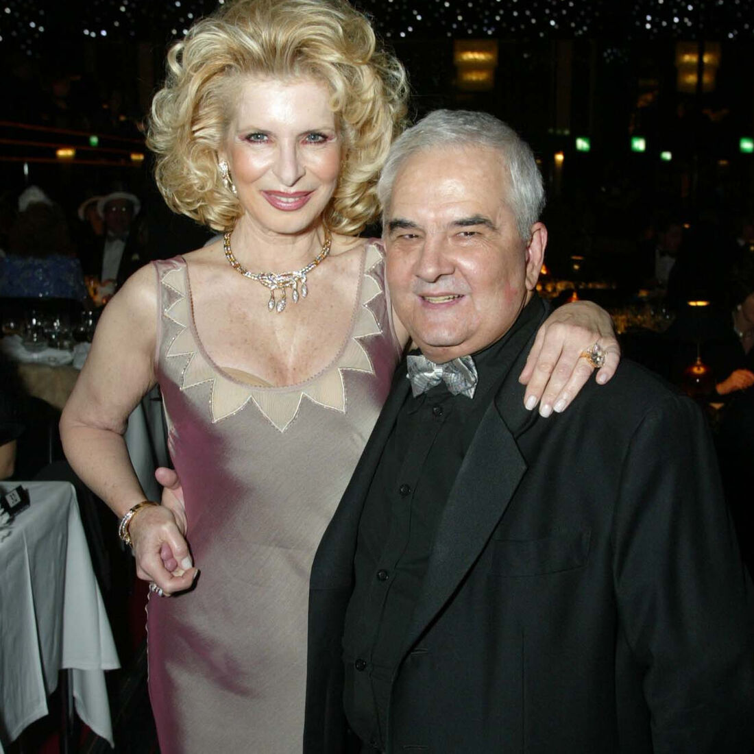 Lili Caneças, Carlos Castro