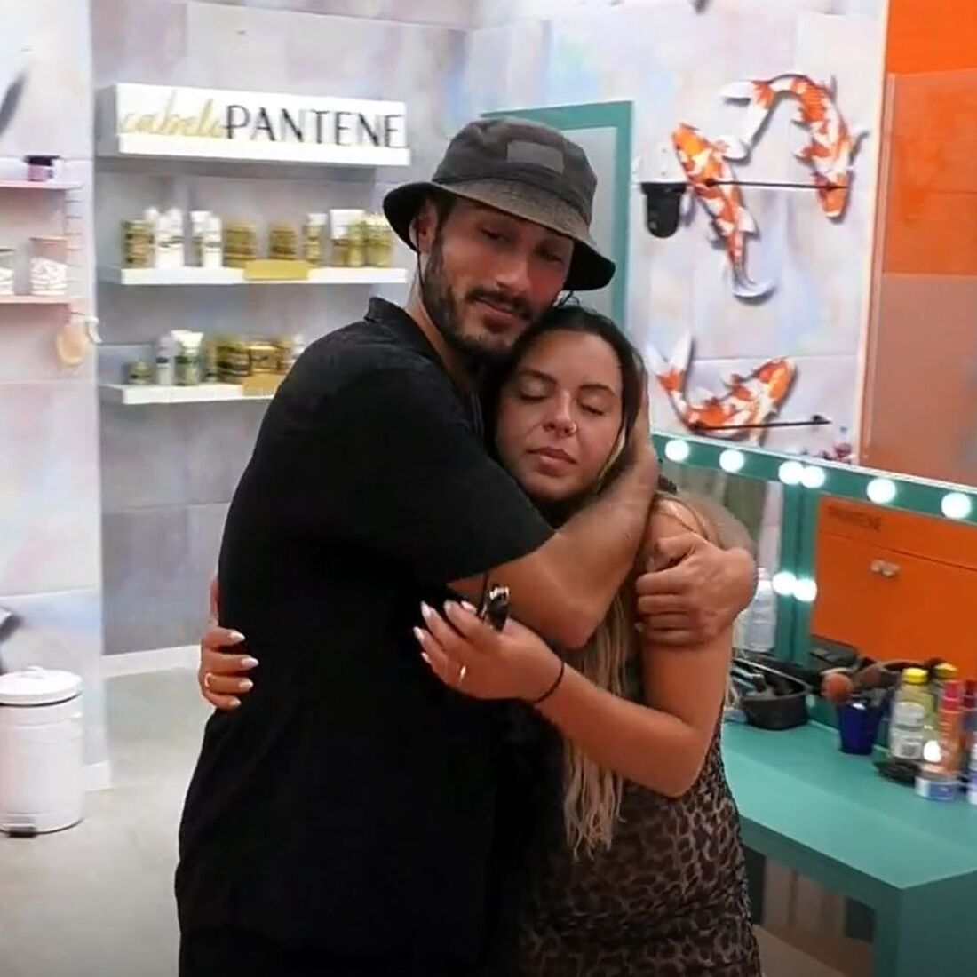 Jéssica chora no Big Brother e recebe apoio de Afonso Leitão