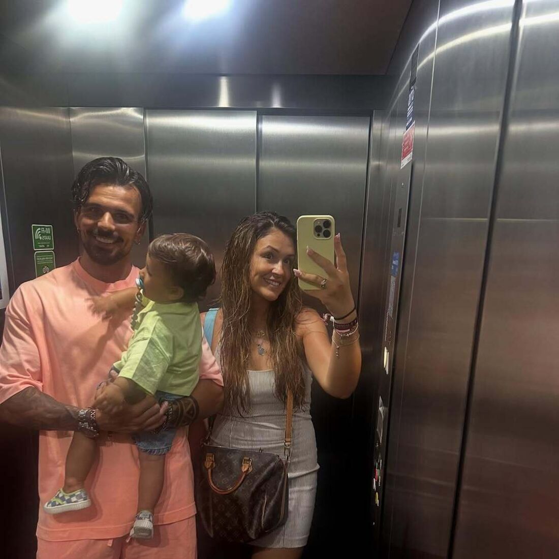 Domingos Terra surge com a família e exibe novo visual