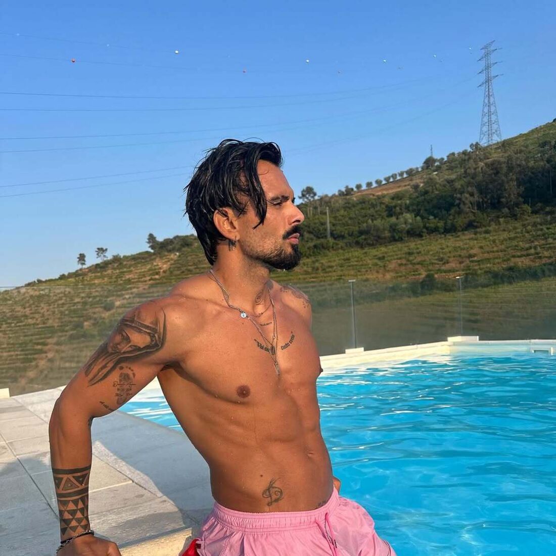 Domingos Terra surge com visual renovado em celebração de aniversário