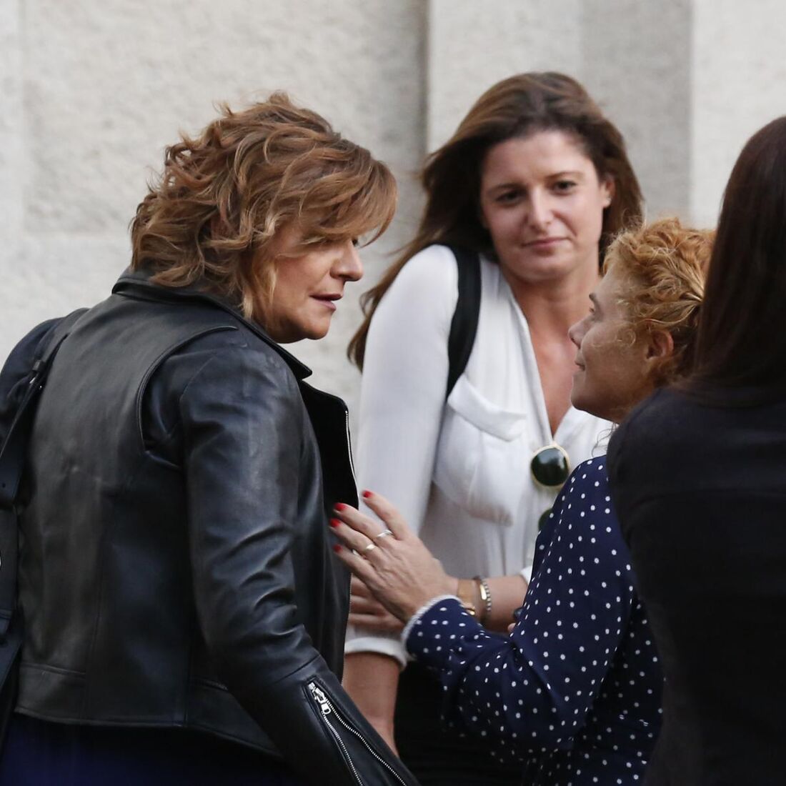 Júlia Pinheiro, Maria Botelho Moniz e Ana Brito e Cunha no velório da mãe de João Baião