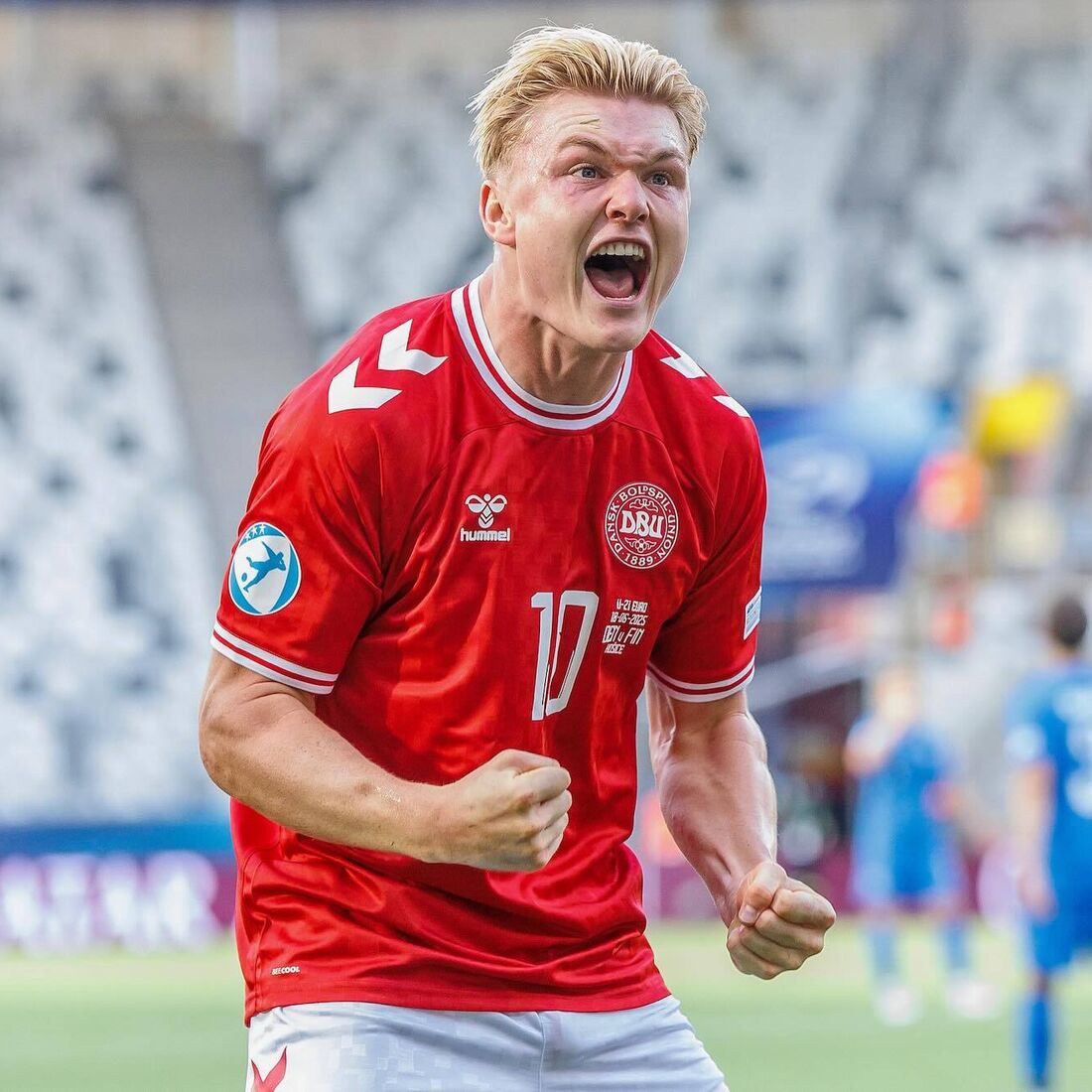 Conrad Harder com as cores da seleção dinamarquesa de sub-21