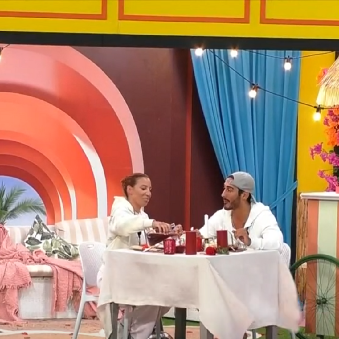 Catarina Miranda e Afonso Leitão jantam juntos no Big Brother e trocam prendas