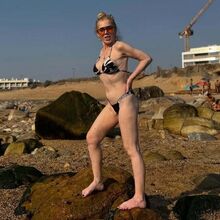 Marta Neto aproveita dia de sol na praia, após polémica em 'Casados à Primeira Vista'