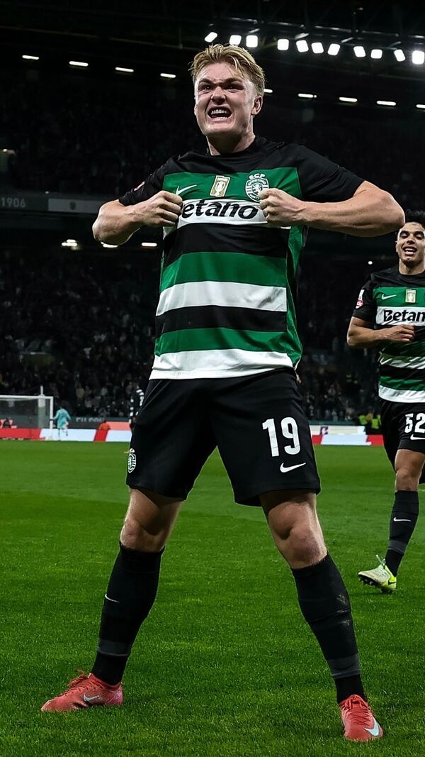 Conrad Harder festeja golo em Alvalade
