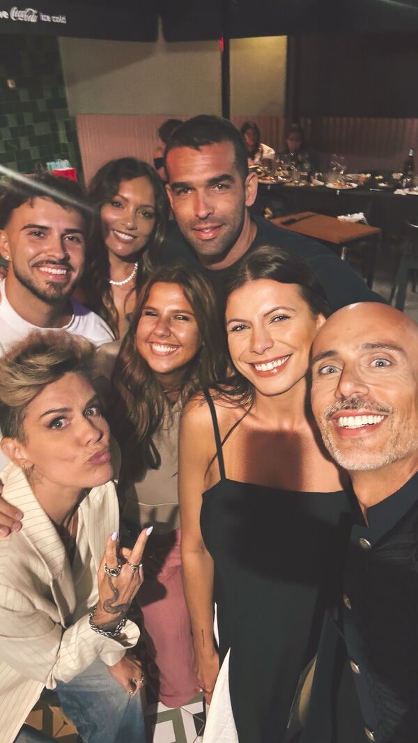 Caras conhecidas de reality shows no aniversário de Marcia Soares