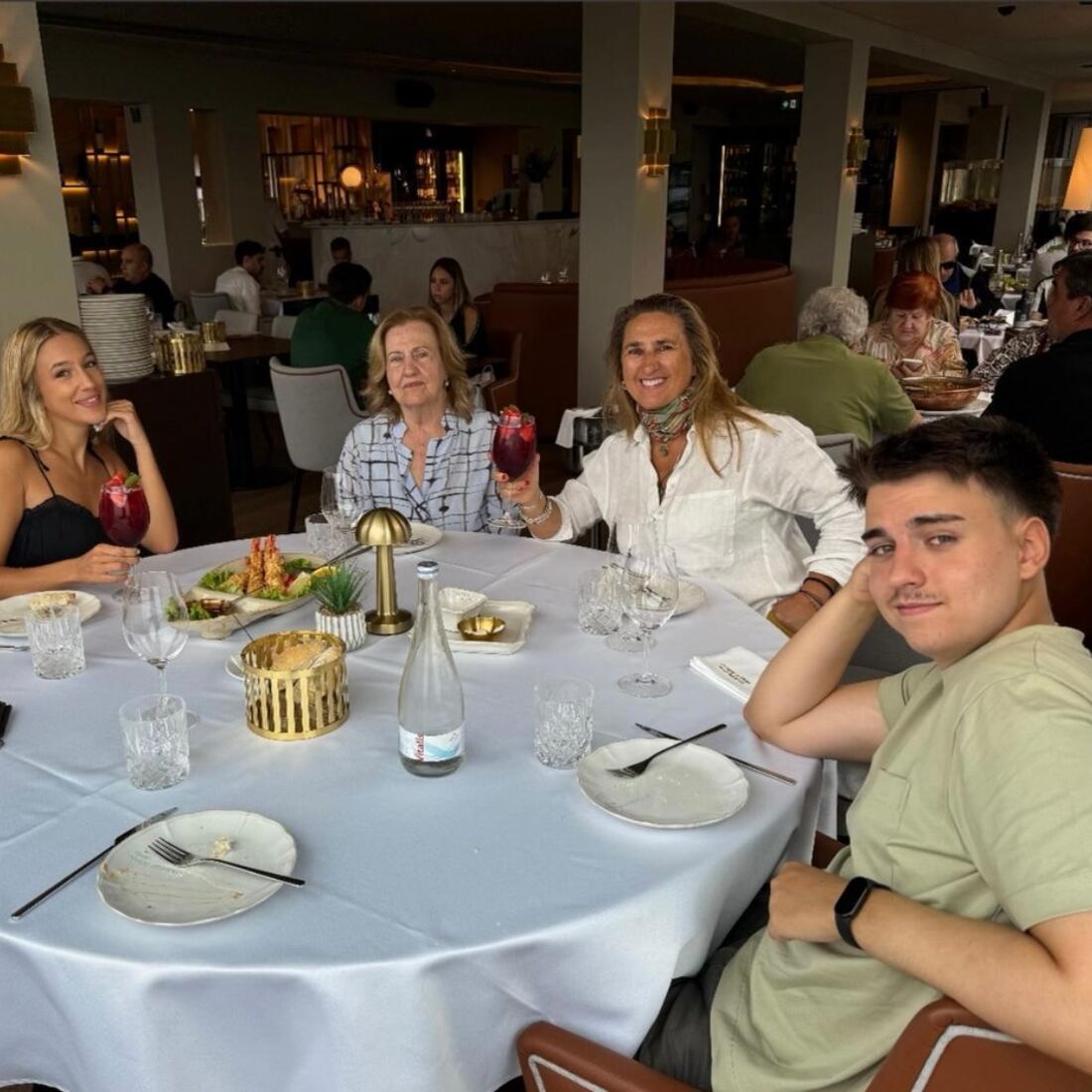 Bárbara Parada com a família de Francisco Monteiro