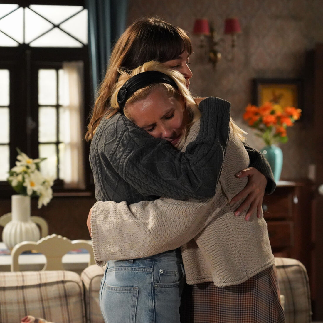 Laura e Maria na novela 'A Promessa