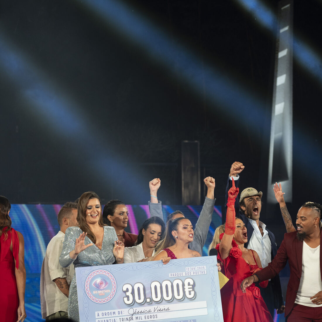 O momento de glória após a vitória de Jéssica