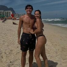 Fernanda Serrano surpreende o filho no Rio de Janeiro