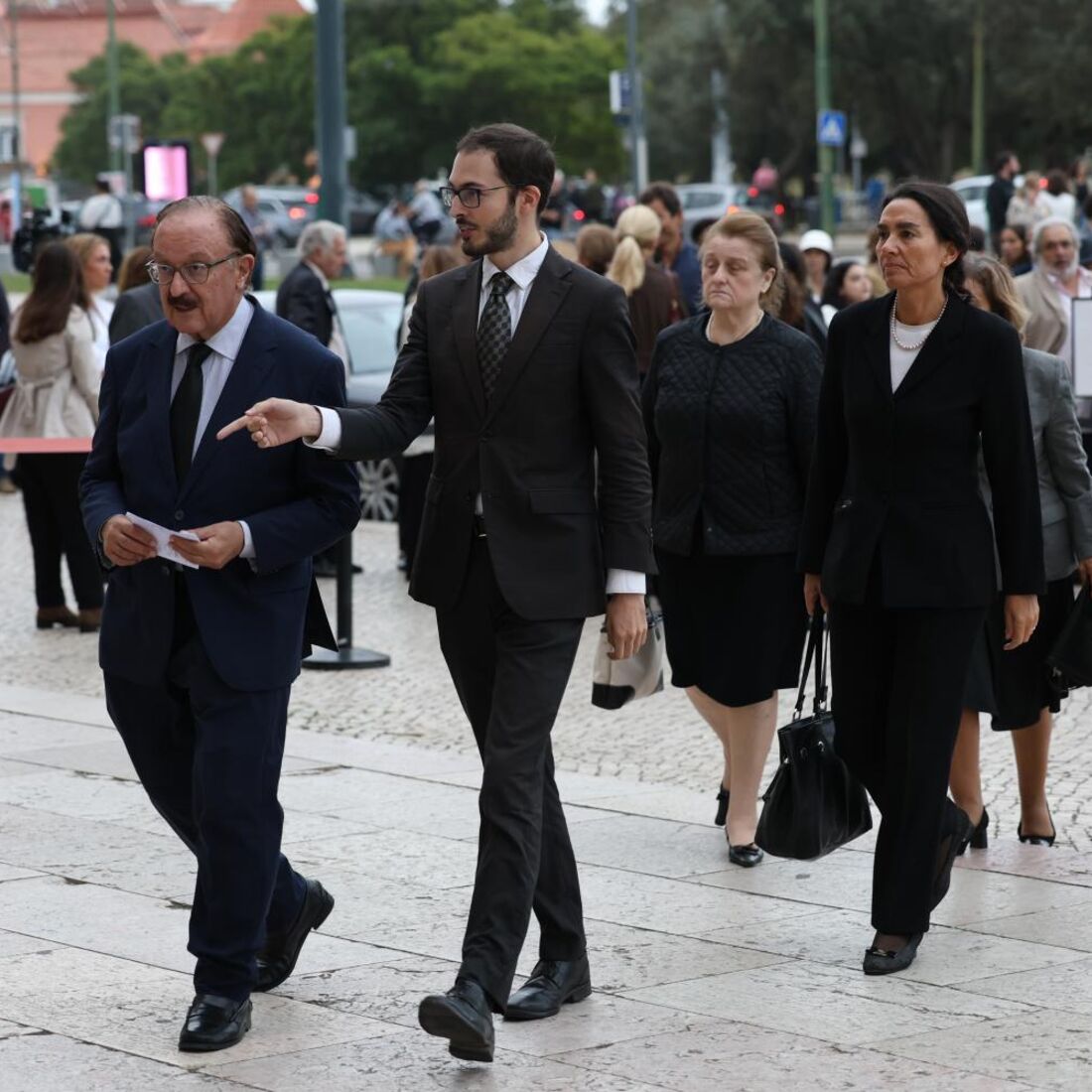 Filhos e amigos no velório de Francisco Pinto Balsemão, no Mosteiro dos Jerónimos, em Lisboa
