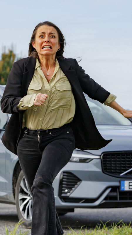 A Herança. Bomba: Sofia tenta salvar Teresinha e Beatriz depois do rapto e é obrigada a ir à polícia - Novelas - TVGUIA