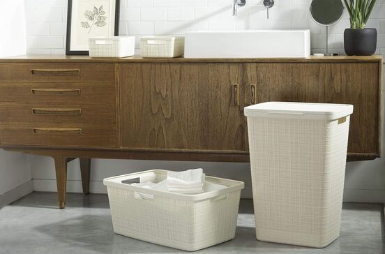 Cestos de roupa organizam casas com estilo