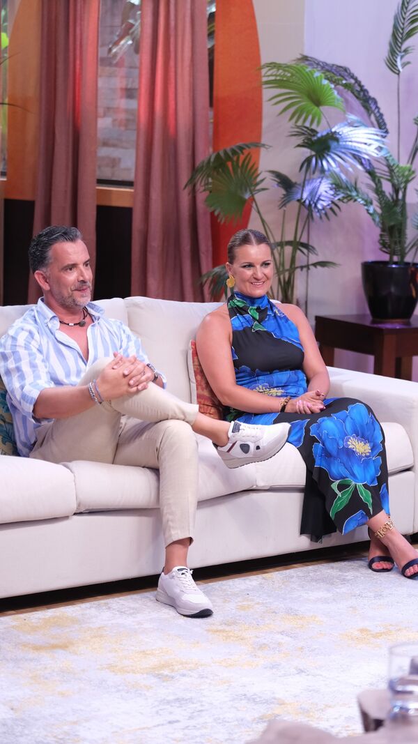 Traição no Casados: Pretendentes de Flávio e Alexandra envolveram-se