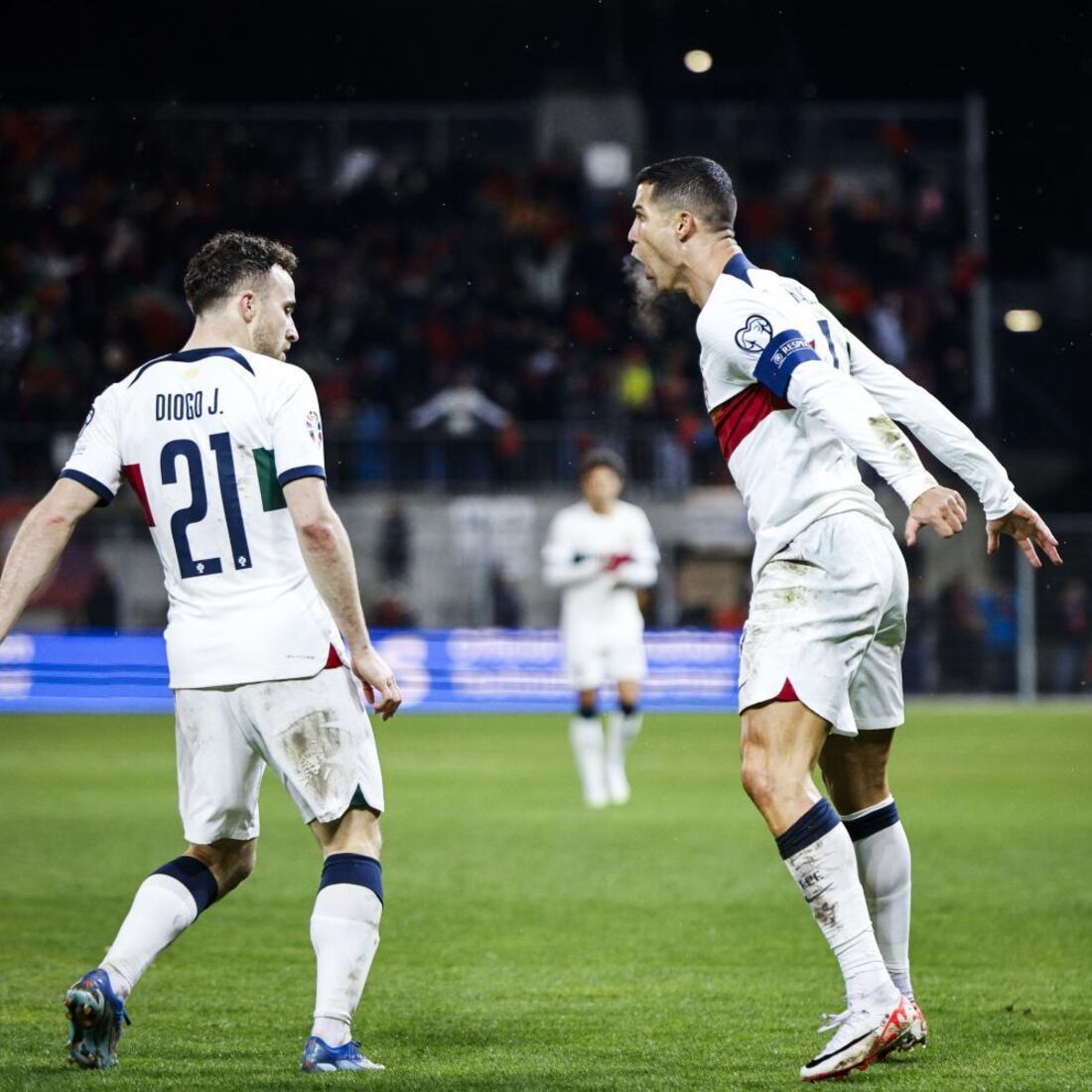 Cristiano Ronaldo e Diogo Jota