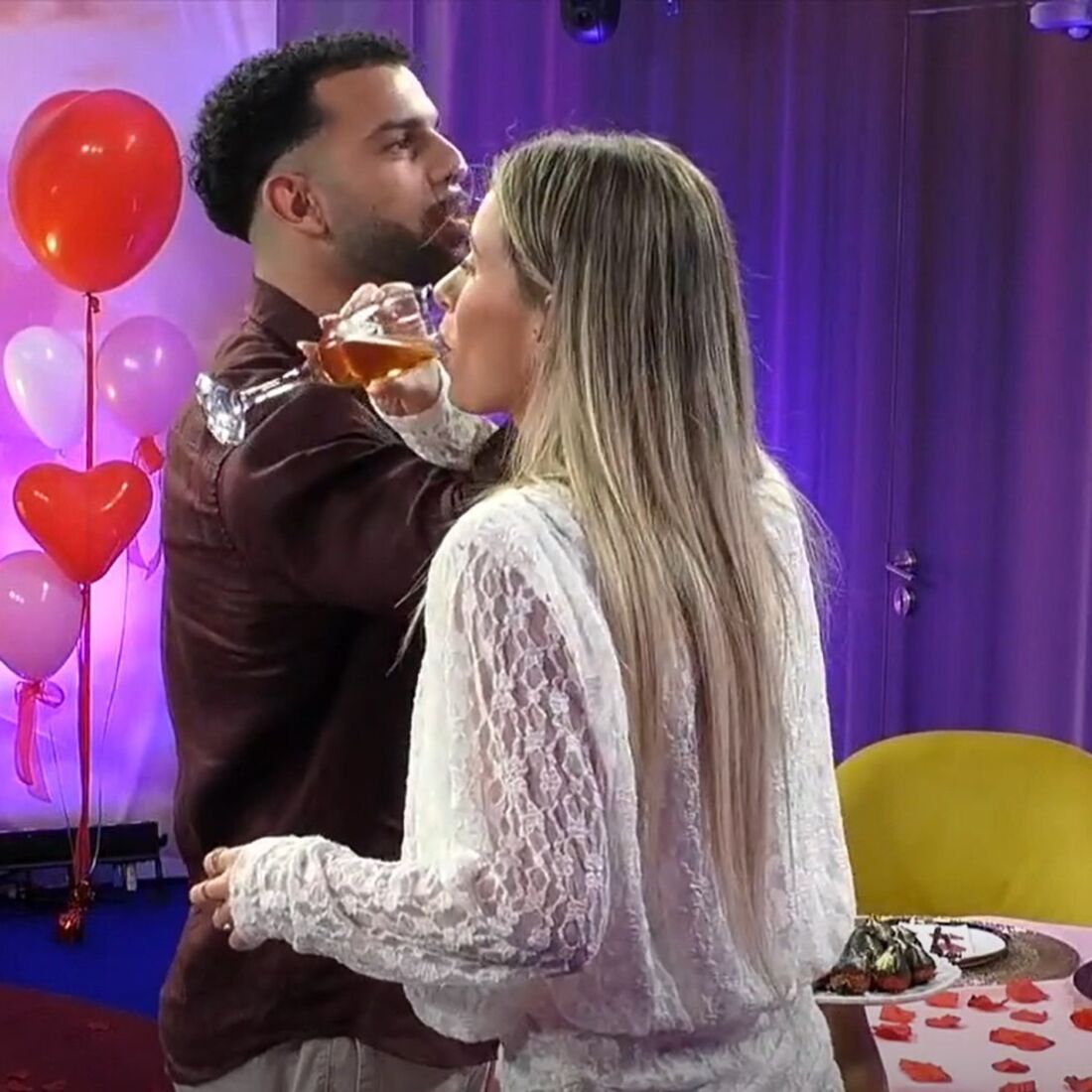 Noite no quarto secreto entre Fábio e Ana