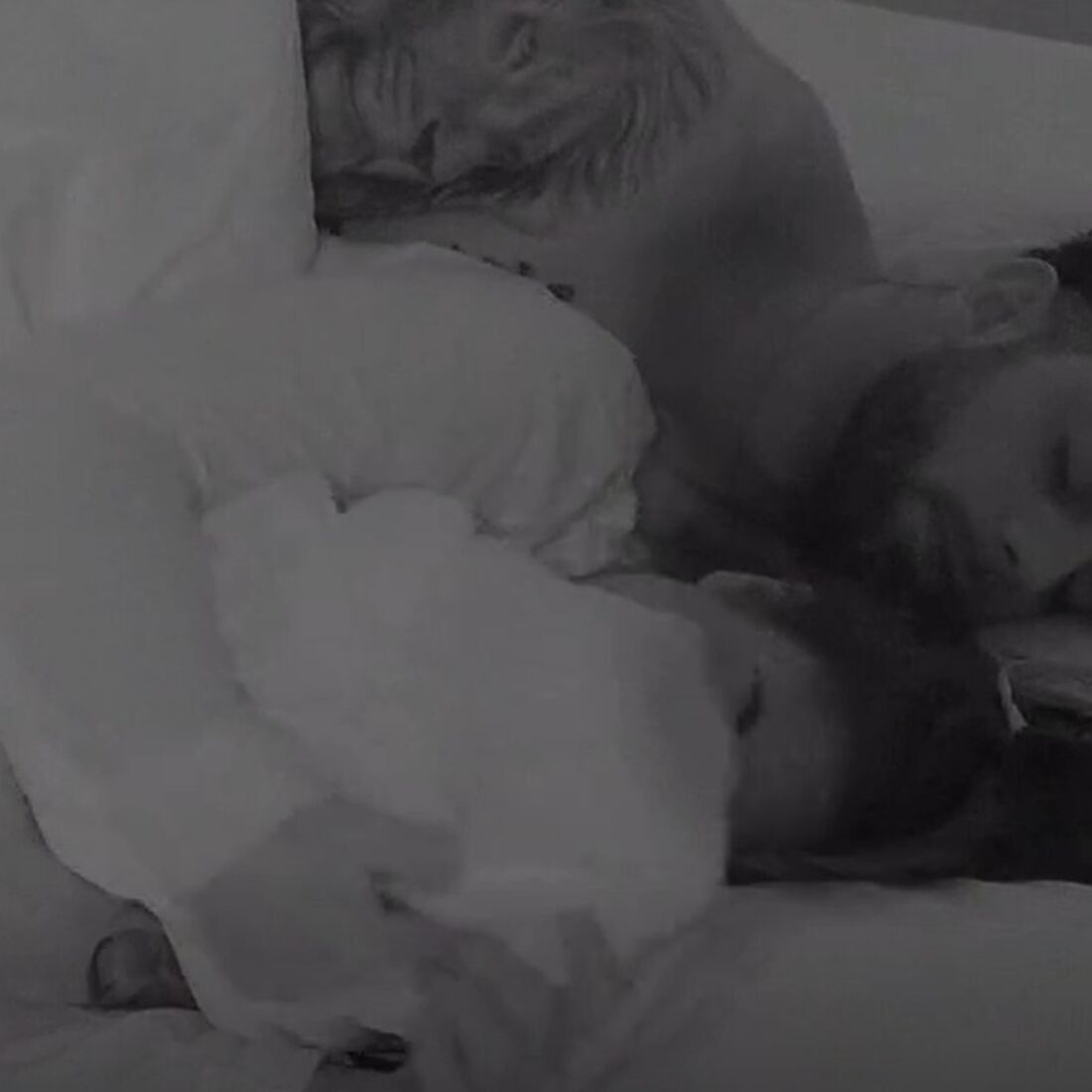 Fábio e Liliana na cama da Casa dos Segredos