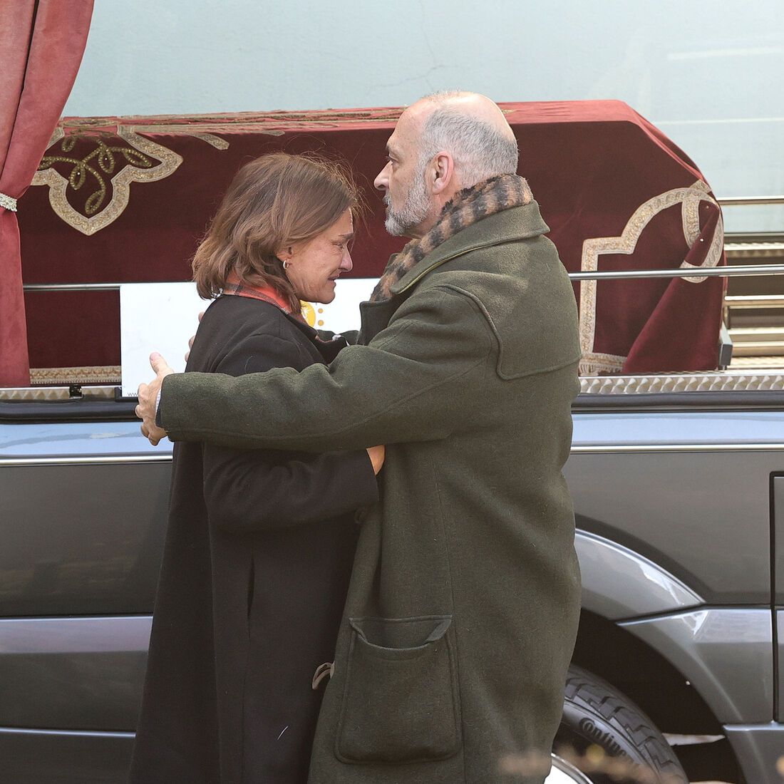 Rita Salema e Heitor Lourenço no funeral de Almeno Gonçalves