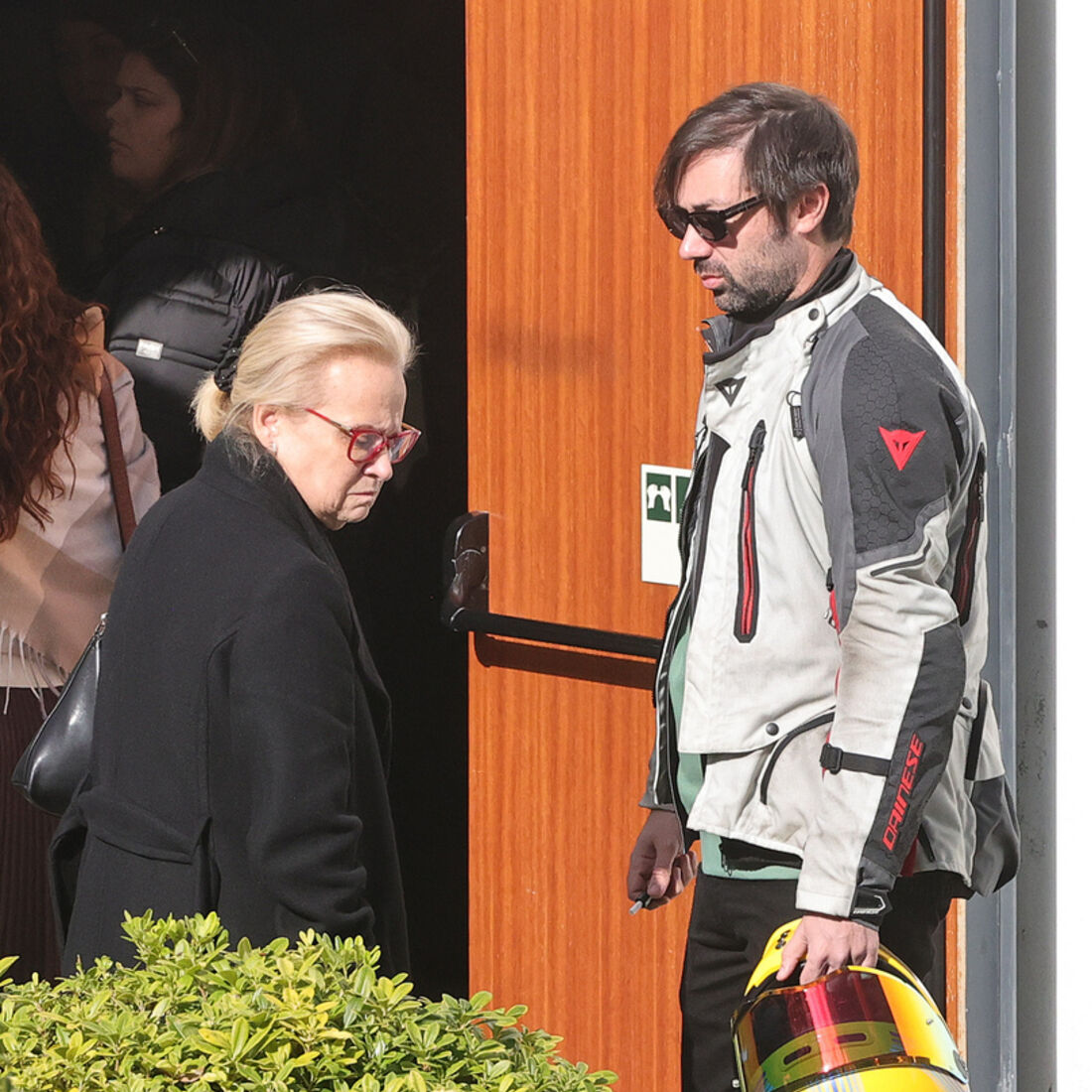 Noémia Costa e Diogo Valsassina no funeral de Almeno Gonçalves