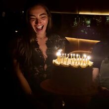 Matilde Mourinho festeja 29 anos em Inglaterra com amigos e família