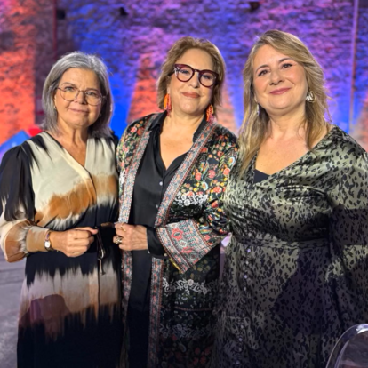 Dina Aguiar e amigas num jantar especial na RTP