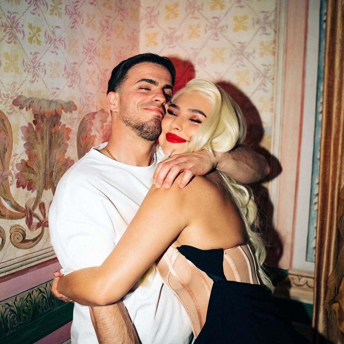 Dillaz e Bárbara Bandeira