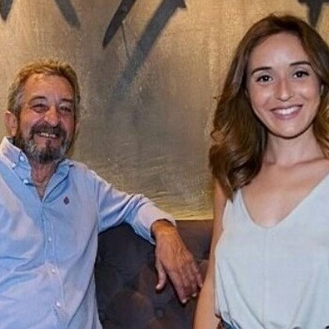 Ator não resiste a comentar fotografia de Rosa Bela, de 28 anos.