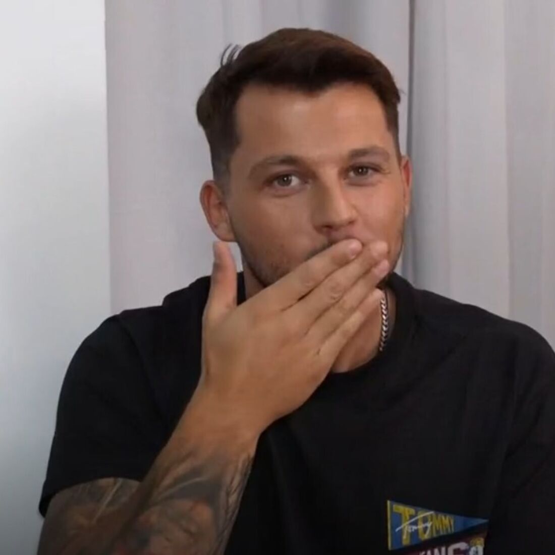 Dylan Fonte em casa dos pais de Inês