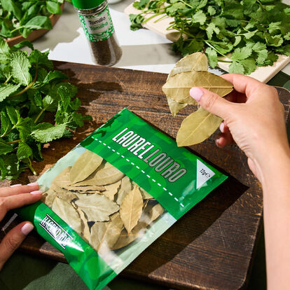 Laurel Louro: Ervas aromáticas para receitas saborosas e aromáticas.
