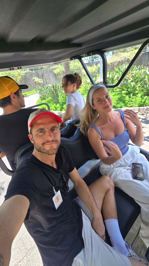 Lourenço Ortigão, Madalena Almeida, Julia Palha e Tiago Teotónio Pereira no Brasil