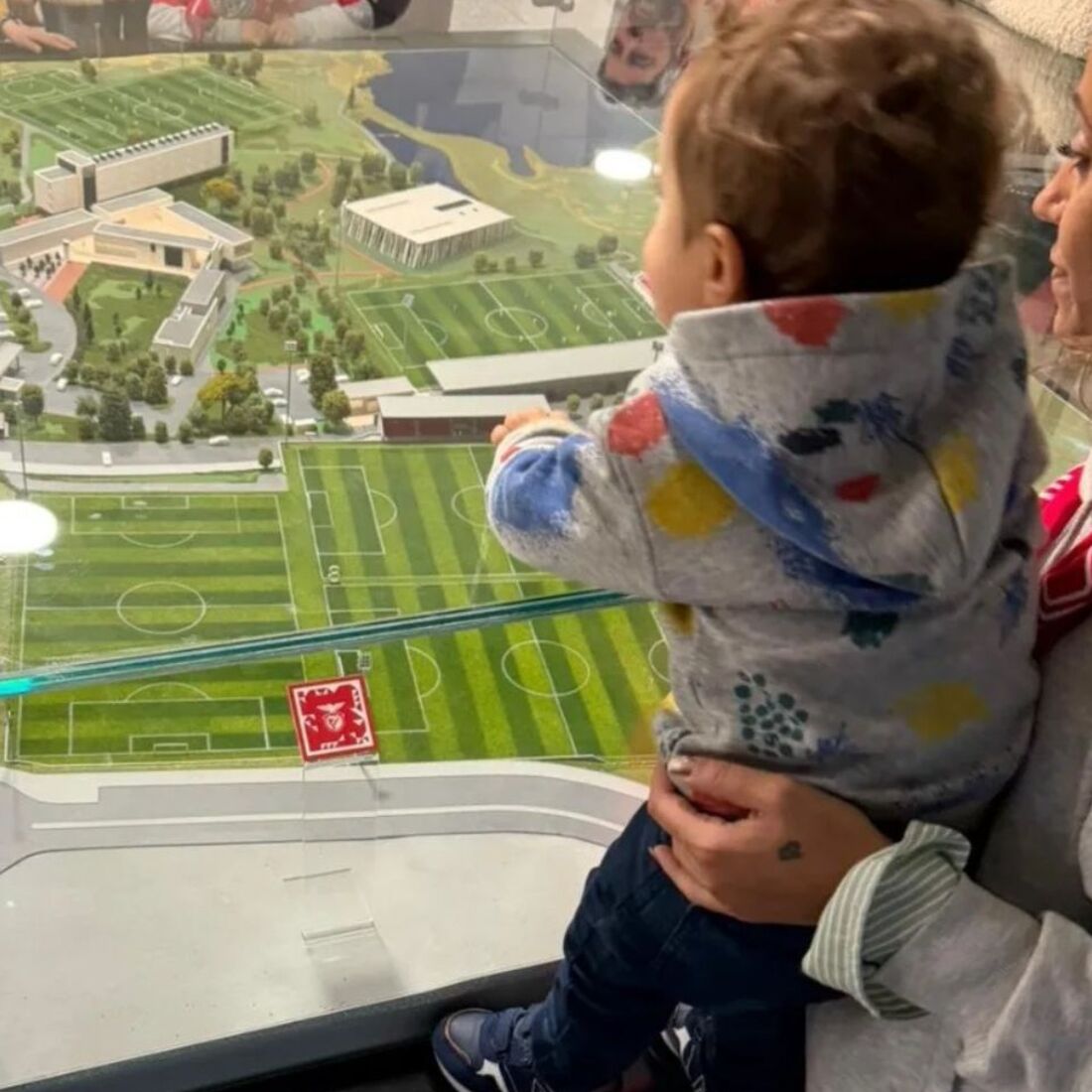 Pedro Jorge, Marisa e os filhos, Théo e Yara, no Estádio da Luz