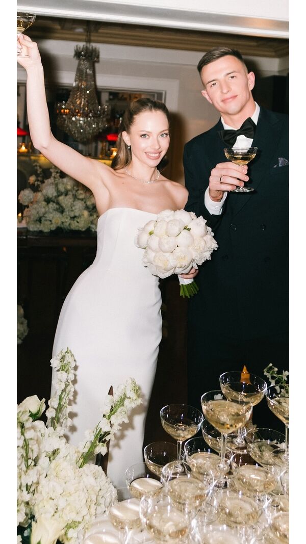 Anatoliy Trubin e a mulher, Maryna, no seu casamento