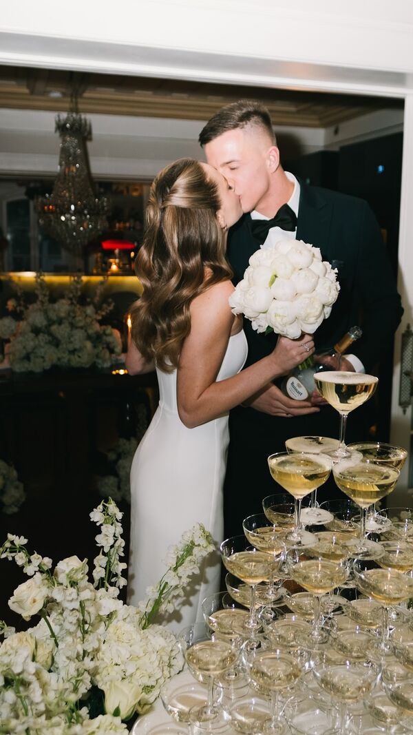 Anatoliy Trubin e a mulher, Maryna, no seu casamento