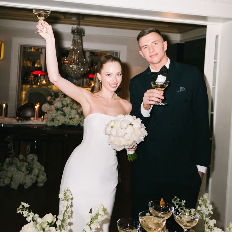 Anatoliy Trubin e a mulher, Maryna, no seu casamento