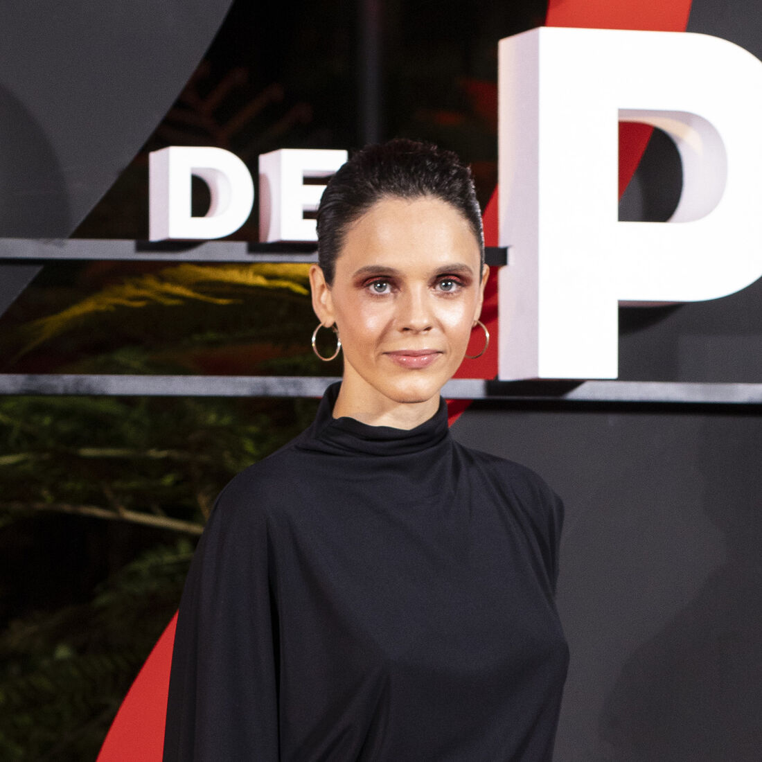 Helena Caldeira atua com Enrique Arce em série da Netflix baseada em livro de João Tordo