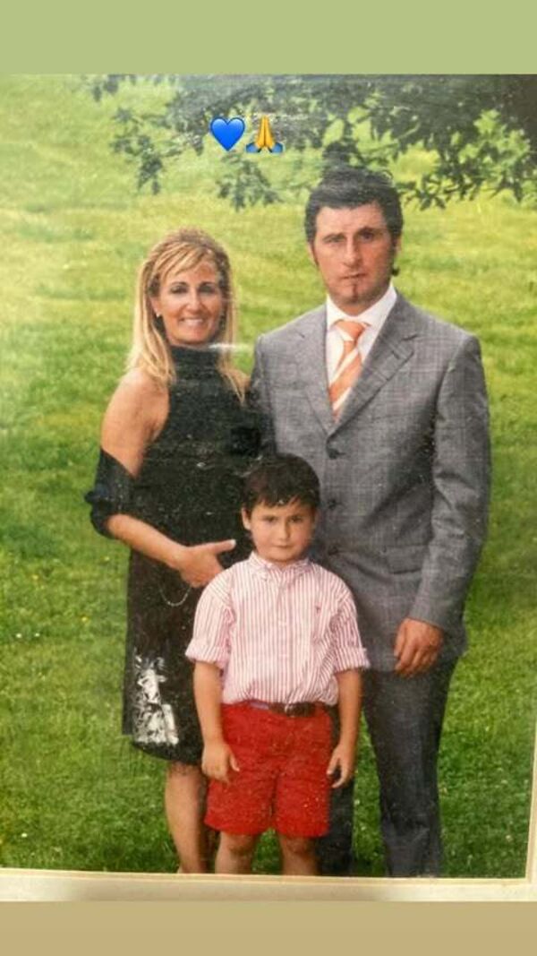 Borja Sáinz em criança com os pais