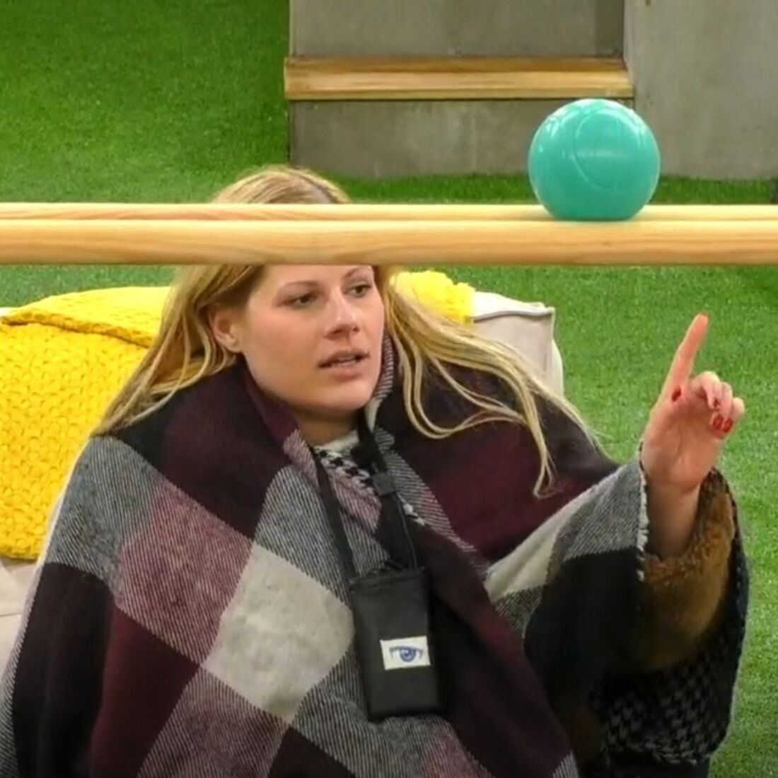 Luzia surpreendida com o que viu na Casa dos Segredos