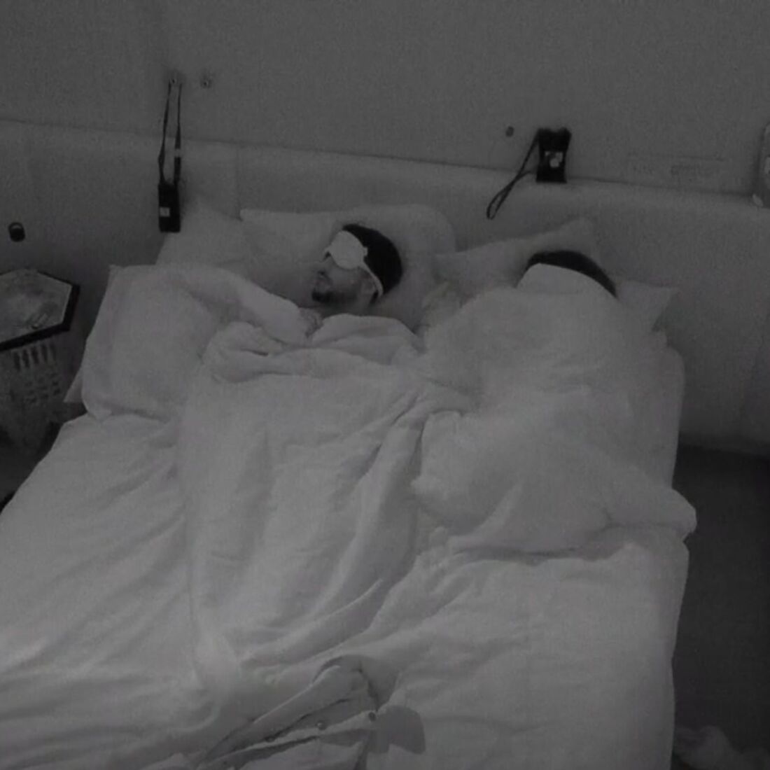 Hugo e Sara dormem juntos na Casa dos Segredos