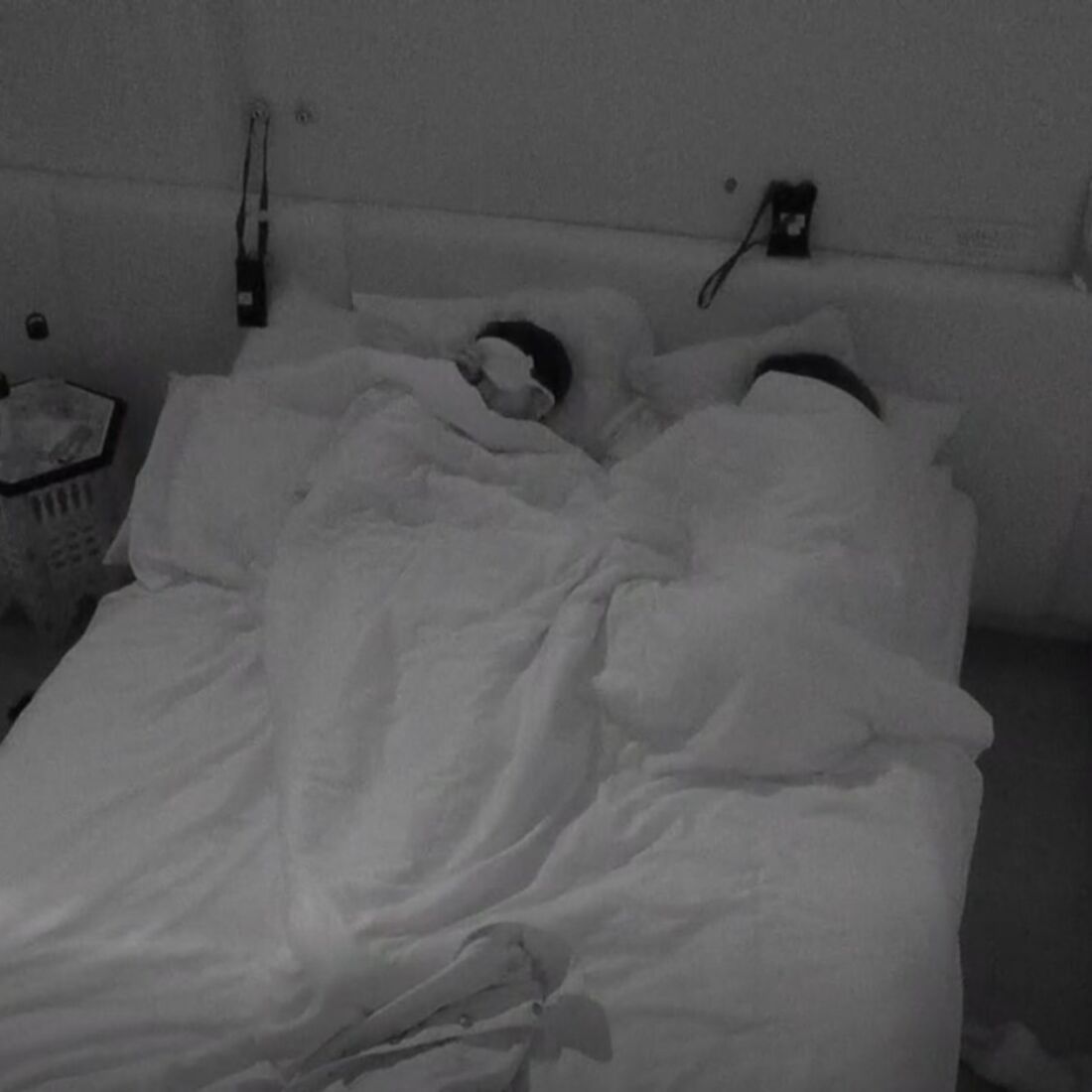 Hugo e Sara dormem juntos na Casa dos Segredos