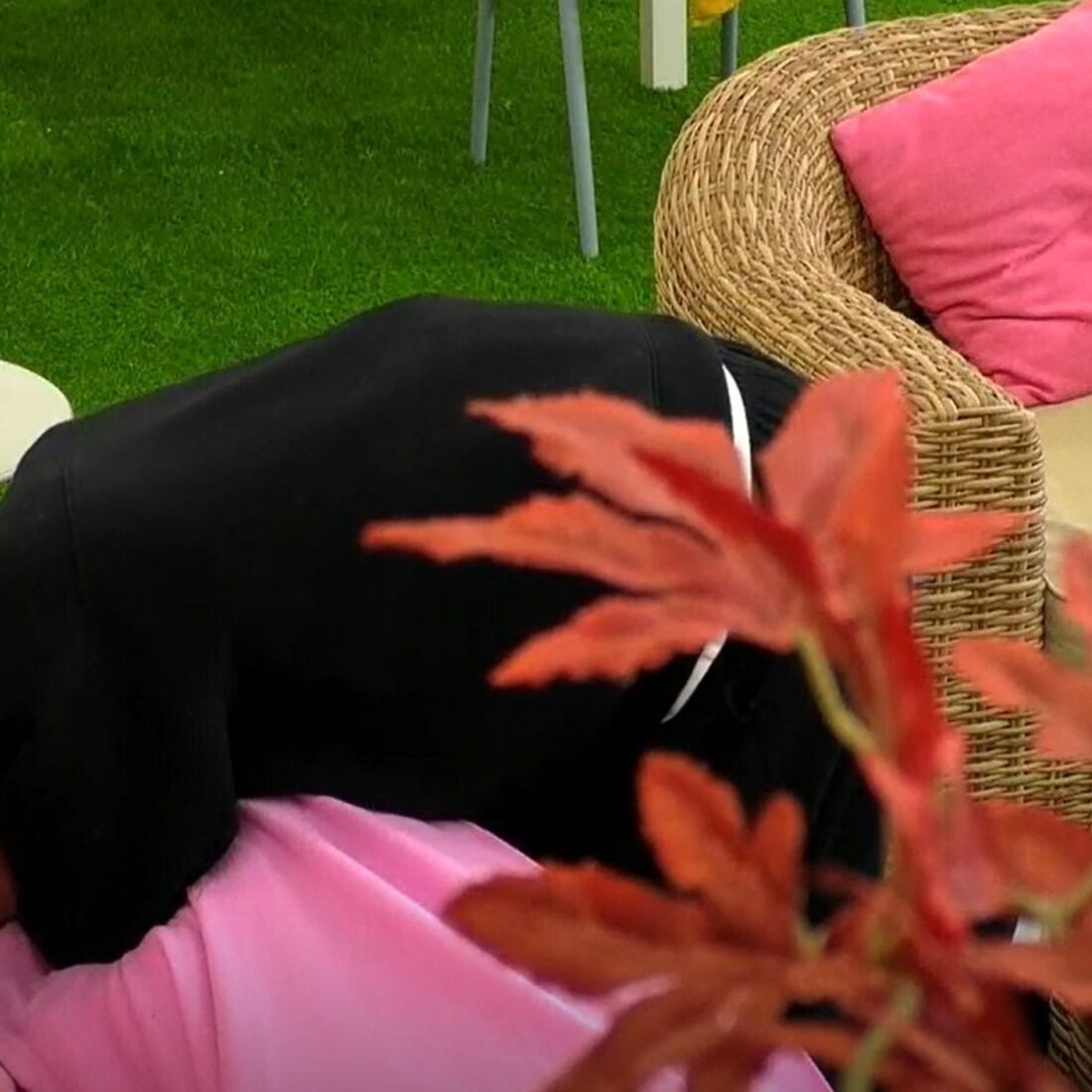 Diogo tenta brincar com Ariana após confissão na 'Casa dos Segredos'