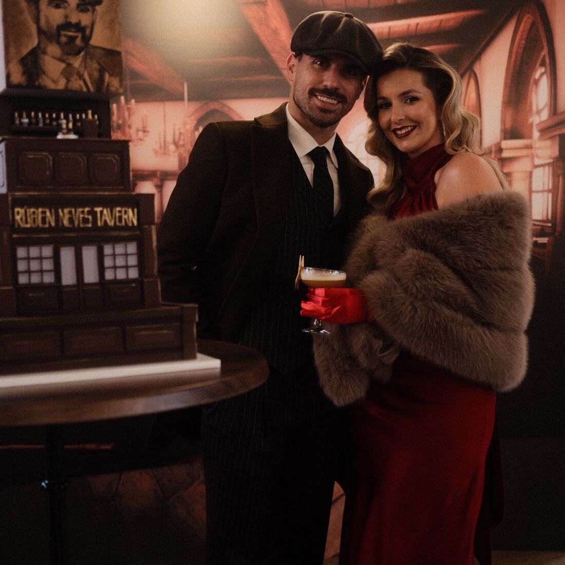 Ruben Neves e Débora Lourenço ao estilo Peaky Blinders
