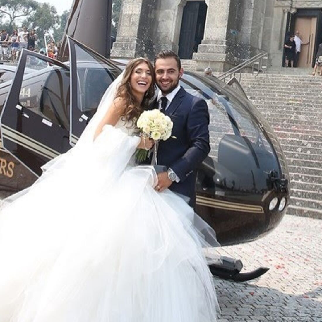 Ricky e Liliana celebram casamento com um helicóptero