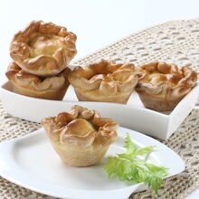 Empadas de galinha apetitosas prontas para saborear