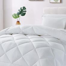 Edredão 'nuvem' da Amazon com desconto imperdível garante conforto