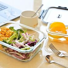 Caixas de vidro herméticas ajudam a manter refeições saudáveis e a dieta no verão