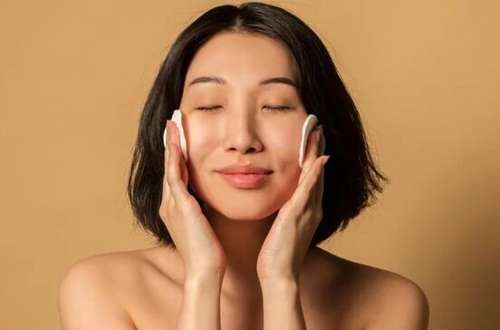 Rotina de dupla limpeza coreana ganha popularidade mundial