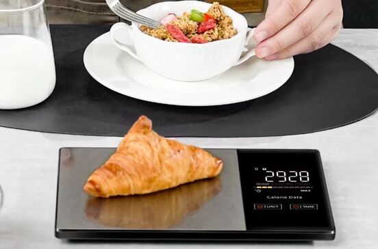 Balança inteligente calcula calorias e ajuda a manter dieta