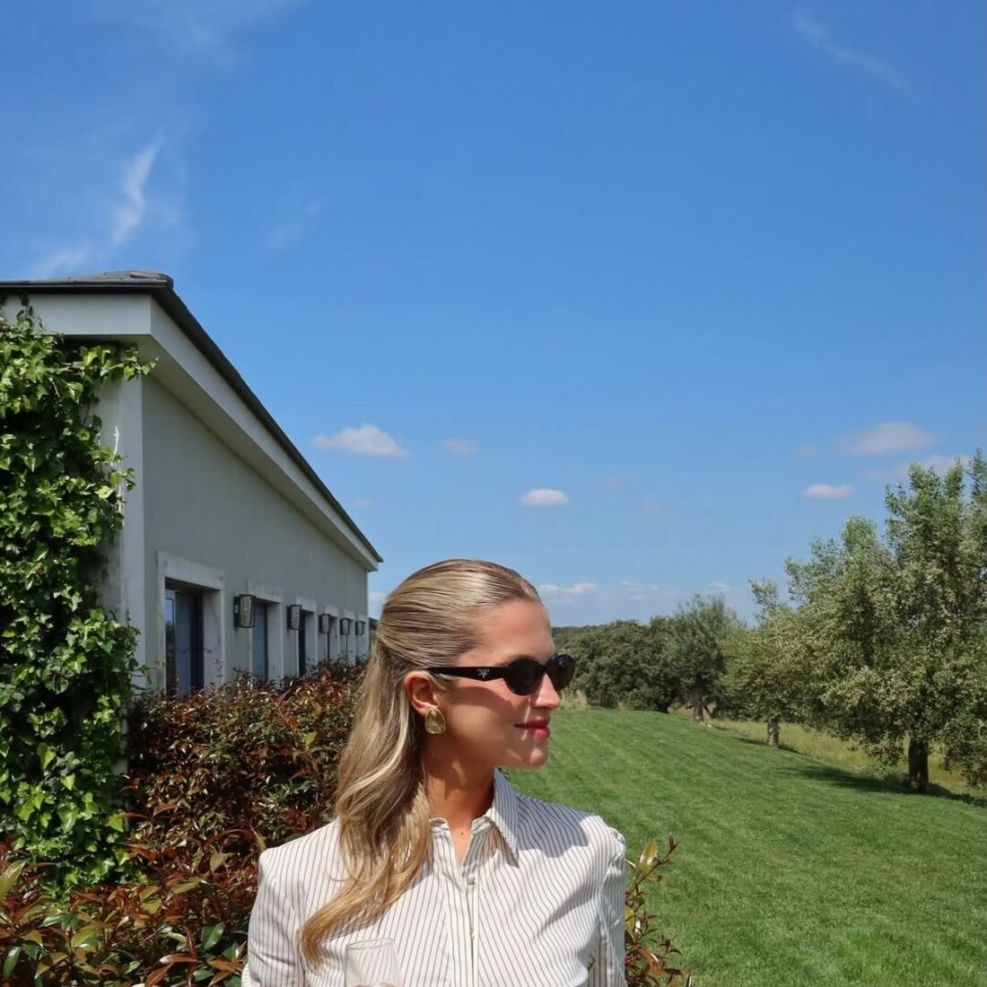 Júlia Palha celebra despedida de solteira com amigos antes do casamento