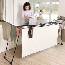 Novo estendal Vileda Infinity Flex Ultimate revoluciona a secagem de roupa